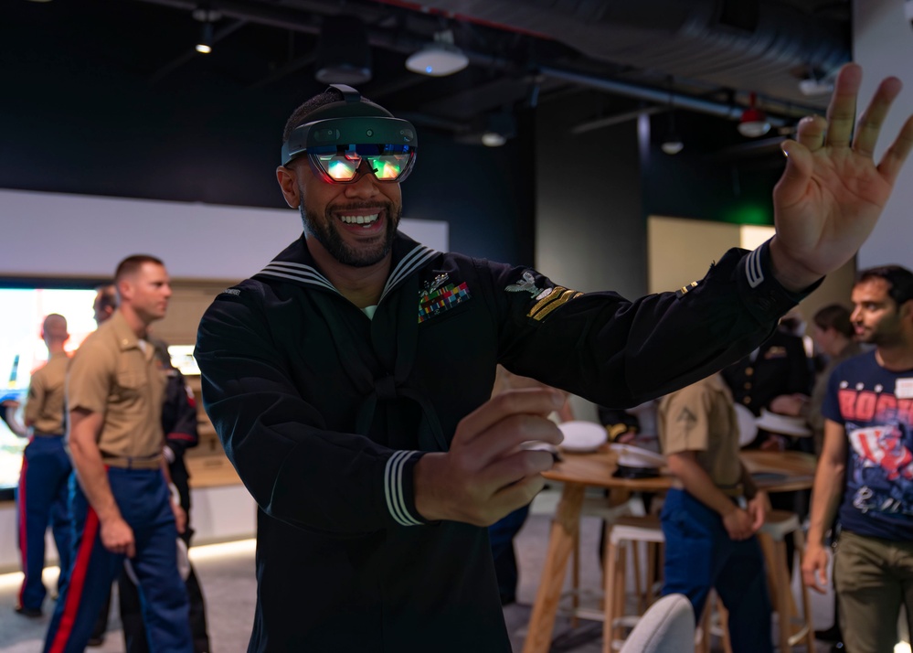 U.S. Navy Sailors Work with Technology at the Verizon Innovation Center