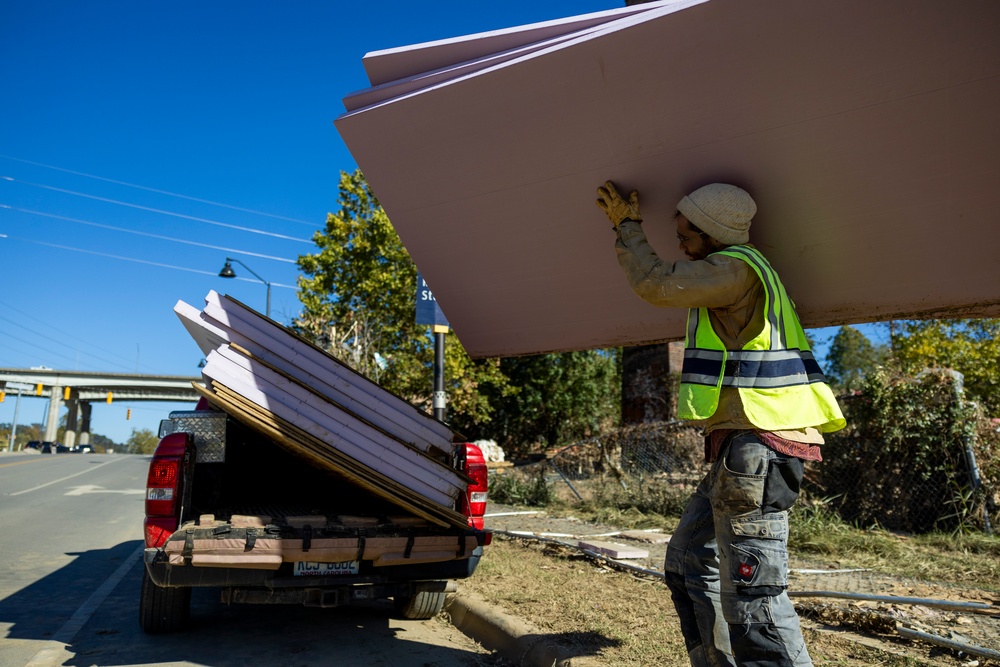 Army Corps responds to Hurricane Helene, provides temporary emergency power to North Carolina communities