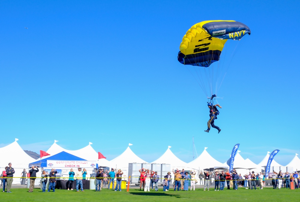 San Francisco Fleet Week 2024: Leap Frogs Drop In