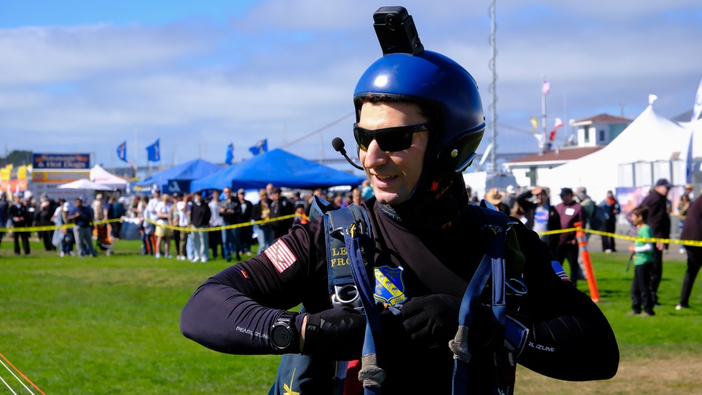 San Francisco Fleet Week 2024: Leap Frogs Drop In