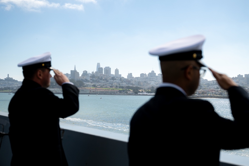 USS Somerset participates in a Parade of Ships during San Francisco Fleet Week