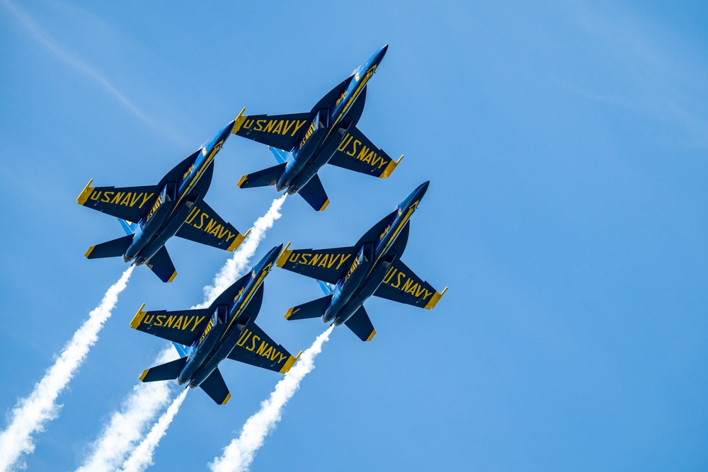 U.S. Navy Blue Angels perform during San Francisco Fleet Week