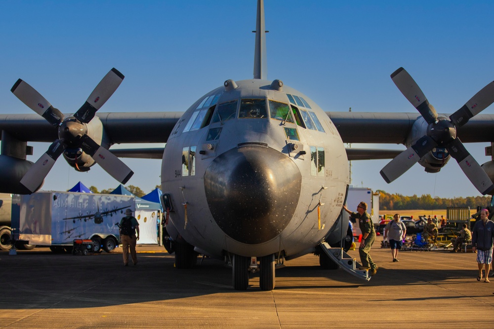 North Little Rock hosts biennial airshow