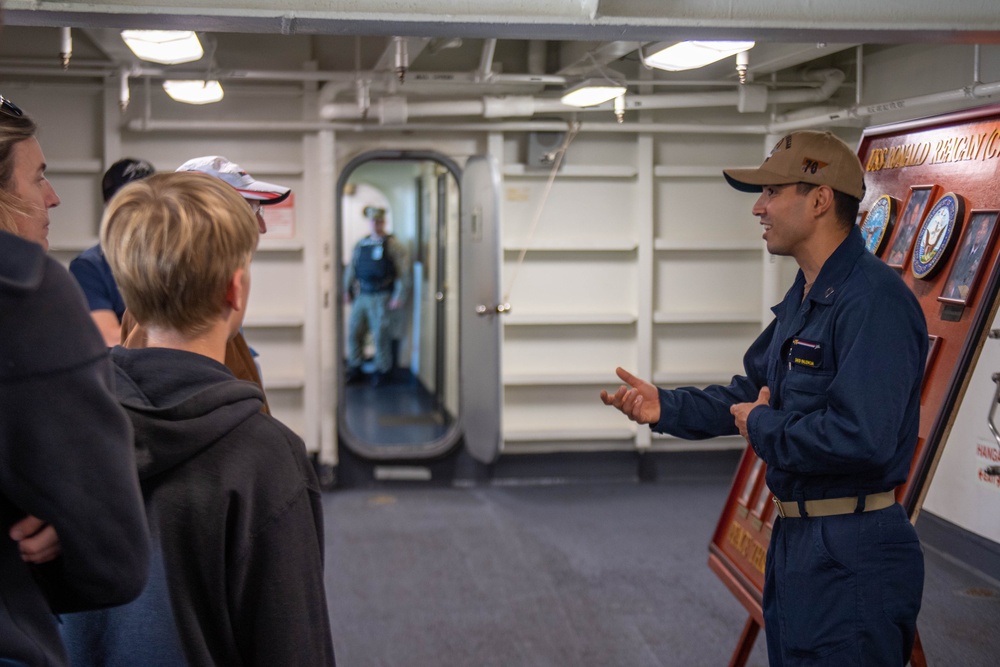 USS Ronald Reagan (CVN 76) hosts a ship tour