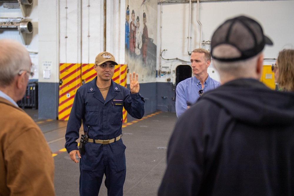 USS Ronald Reagan (CVN 76) hosts a ship tour