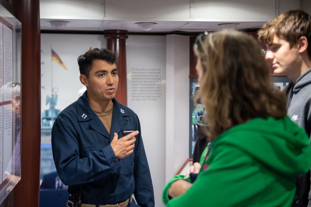 USS Ronald Reagan (CVN 76) hosts a ship tour