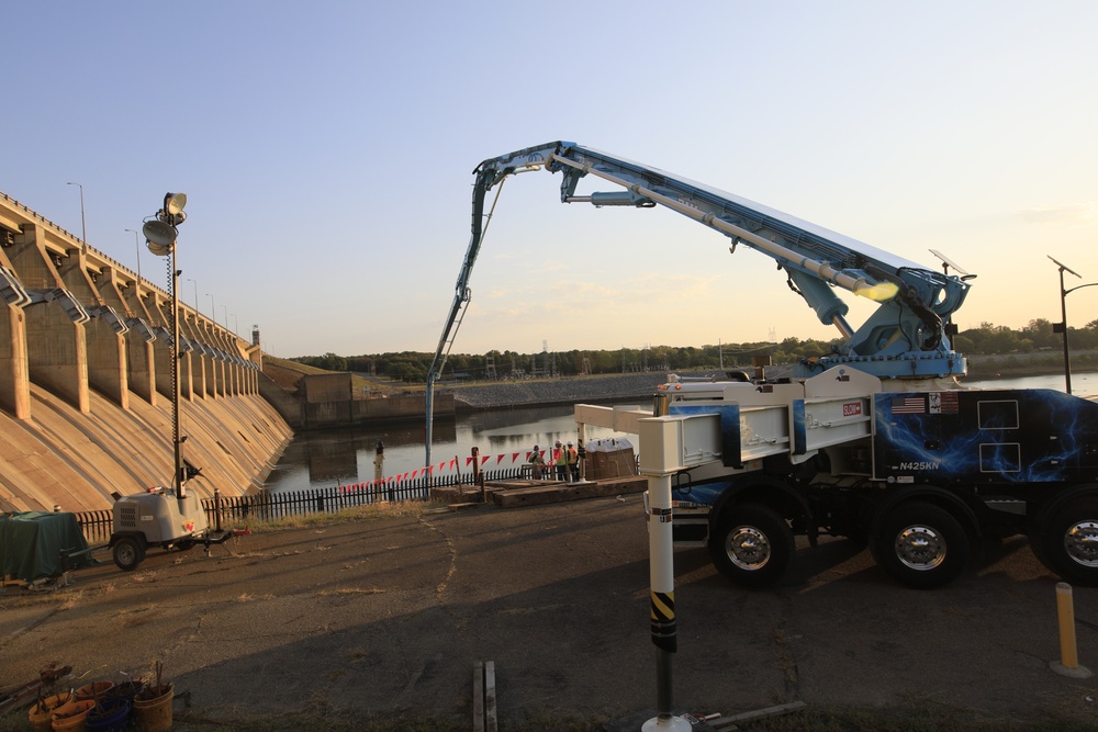 Replacing baffle blocks at Keystone Dam Stilling Basin