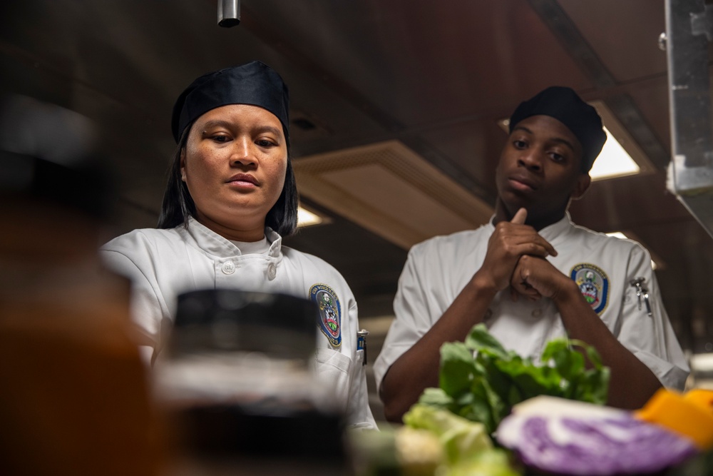 Somerset Sailors Participate in Chow Line Challenge Held Aboard USS Tripoli