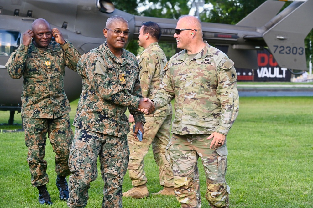 Jamaica Defence Force senior leaders receive familiarization flight