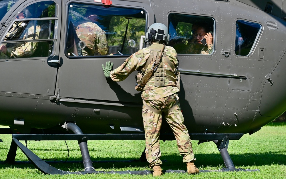 Jamaica Defence Force senior leaders receive familiarization flight