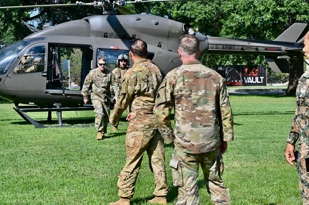 Jamaica Defence Force senior leaders receive familiarization flight