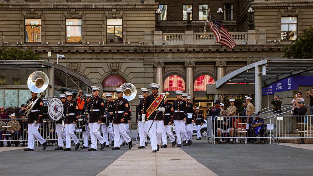 SMMC, Silent Drill Platoon Join 15th MEU at Fleet Week