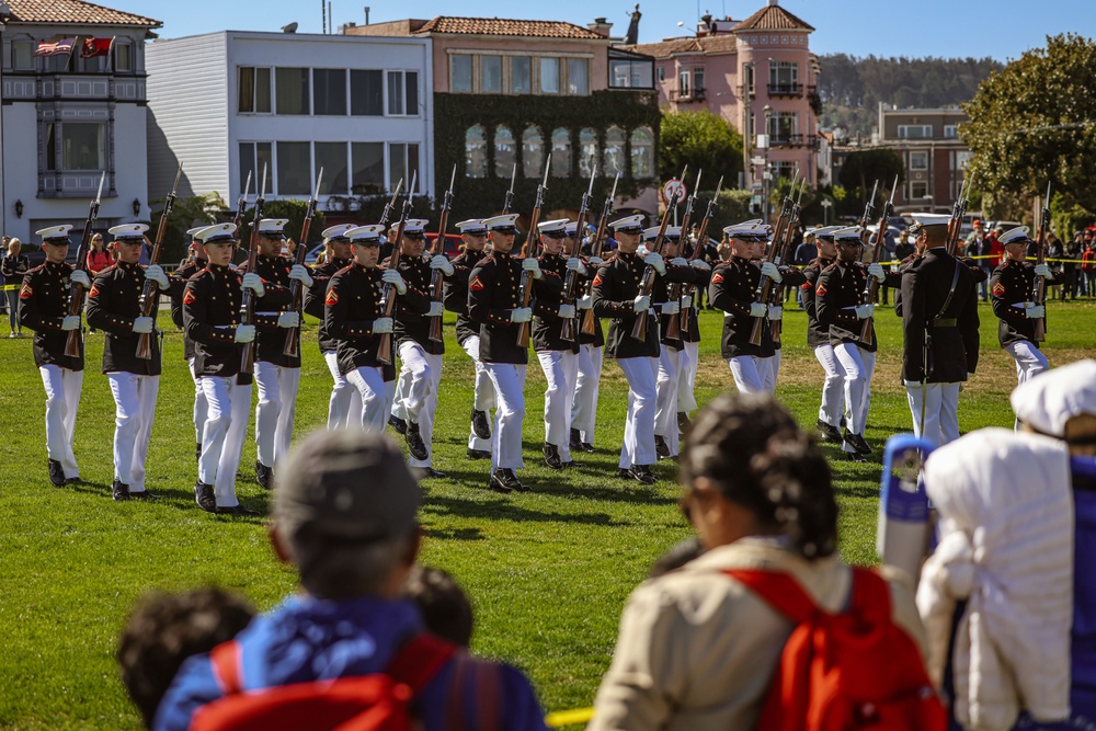 SMMC, Silent Drill Platoon Join 15th MEU at Fleet Week