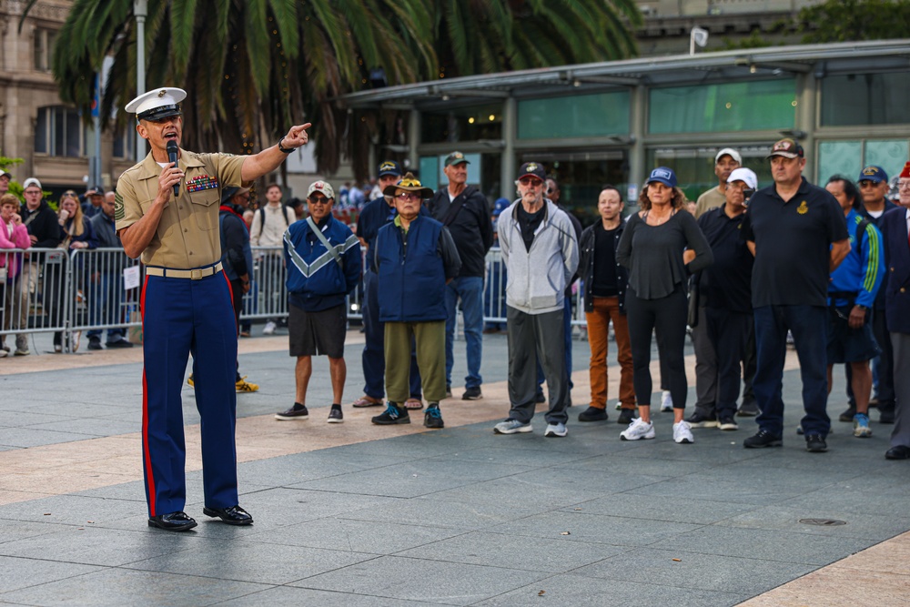 SMMC, Silent Drill Platoon Join 15th MEU at Fleet Week