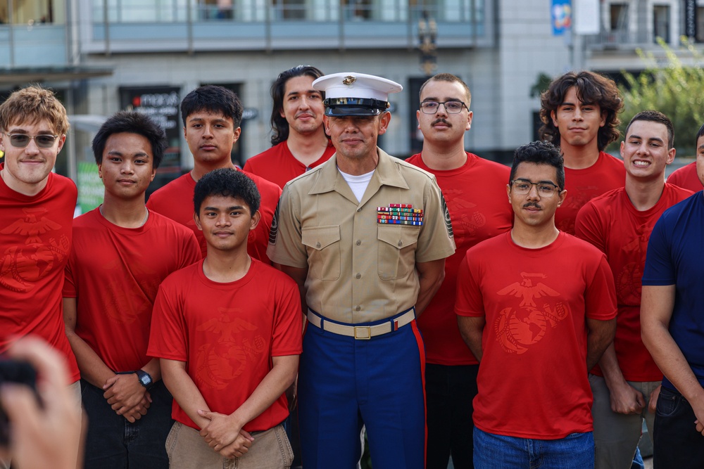 SMMC, Silent Drill Platoon Join 15th MEU at Fleet Week