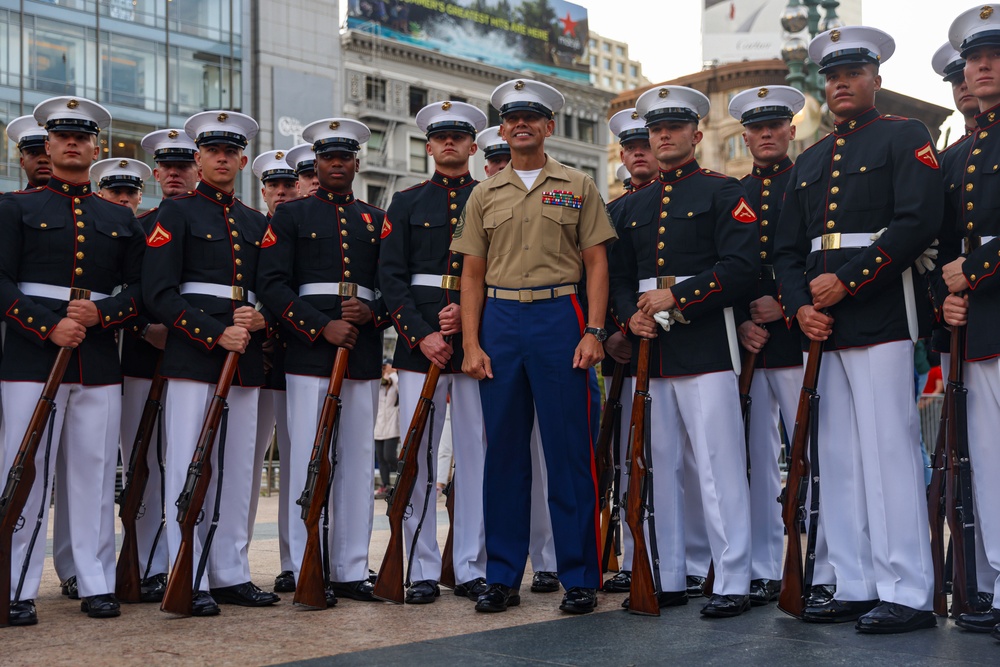 SMMC, Silent Drill Platoon Join 15th MEU at Fleet Week