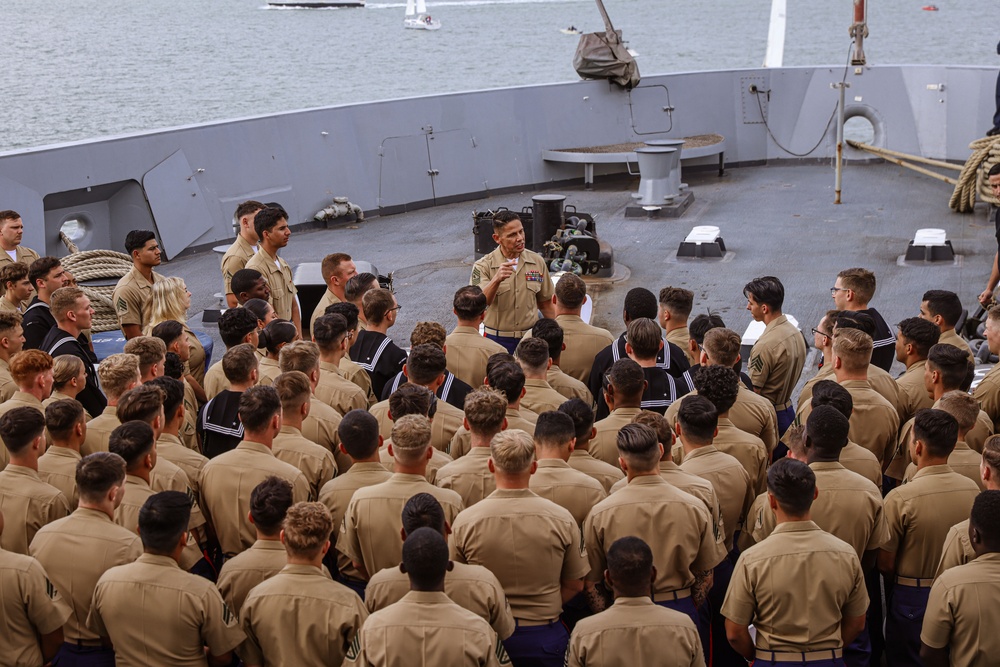 SMMC Visits 15th MEU Aboard USS Somerset