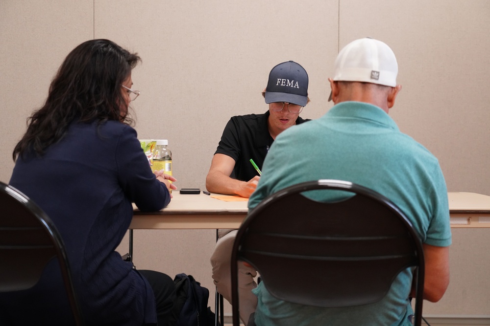 FEMA Helps Survivors Apply for Assistance at Multi-Agency Resource Center in Fort Pierce