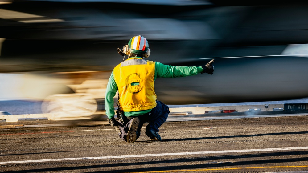 USS George Washington Conducts Flight Operations