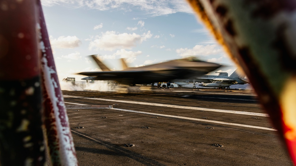 USS George Washington Conducts Flight Operations