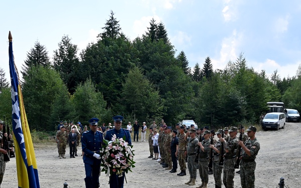 "LYRA 34" Commemoration