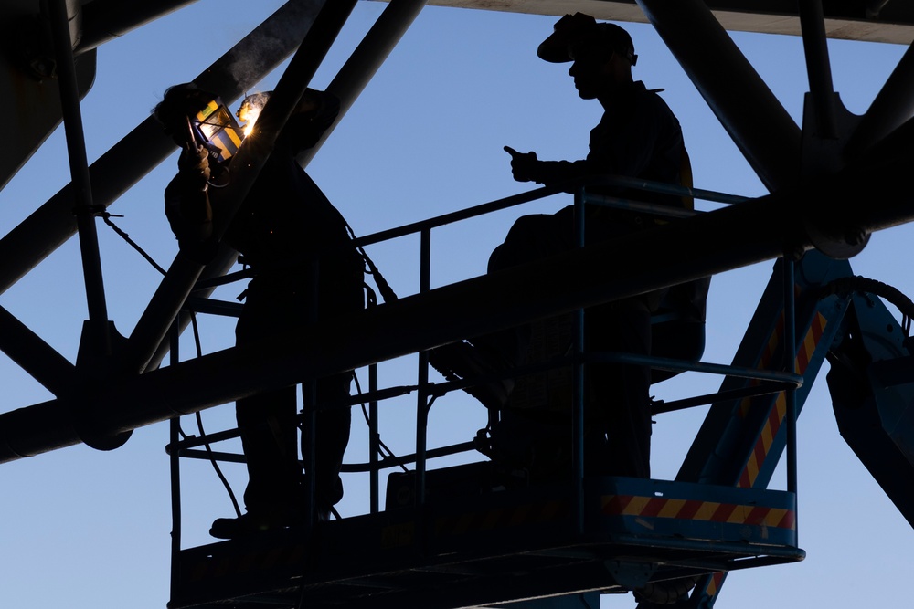 Wasp Sailors Weld Aircraft Elevator During MDVR