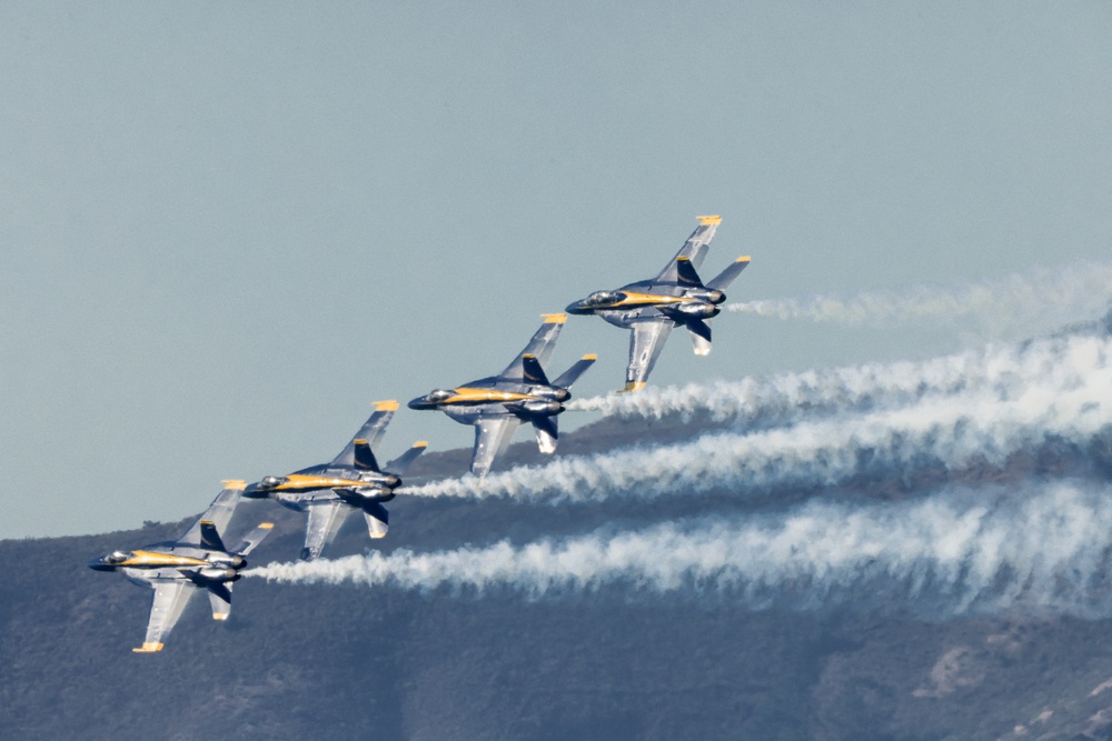 Blue Angels fly over Golden Gate Bridge for San Francisco Fleet Week Air Show 2024