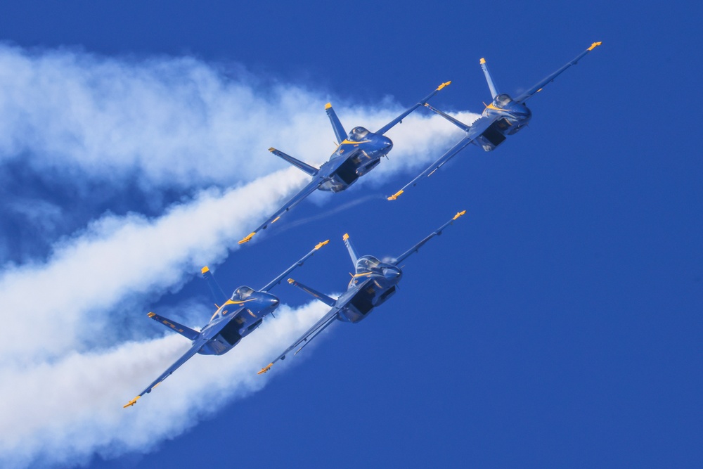 Blue Angels fly over Golden Gate Bridge for San Francisco Fleet Week Air Show 2024