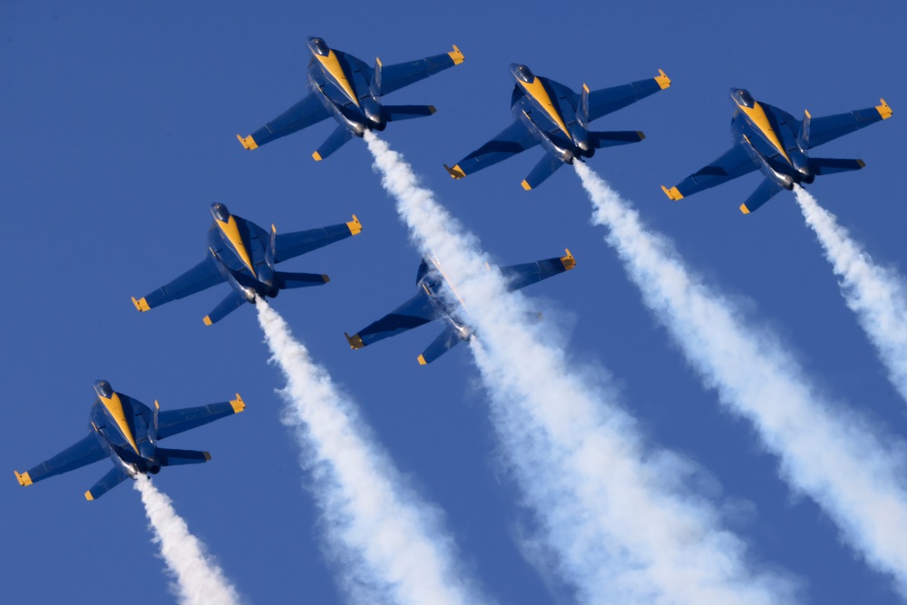 Blue Angels fly over Golden Gate Bridge for San Francisco Fleet Week Air Show 2024