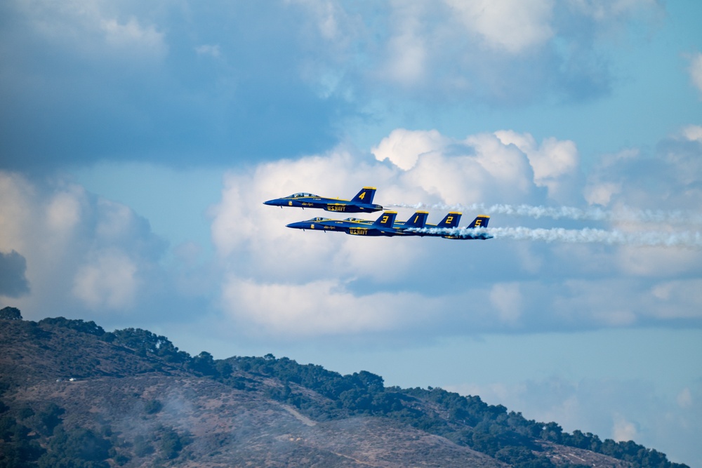 DVIDS Images U.S. Navy Blue Angels’ final performance during San