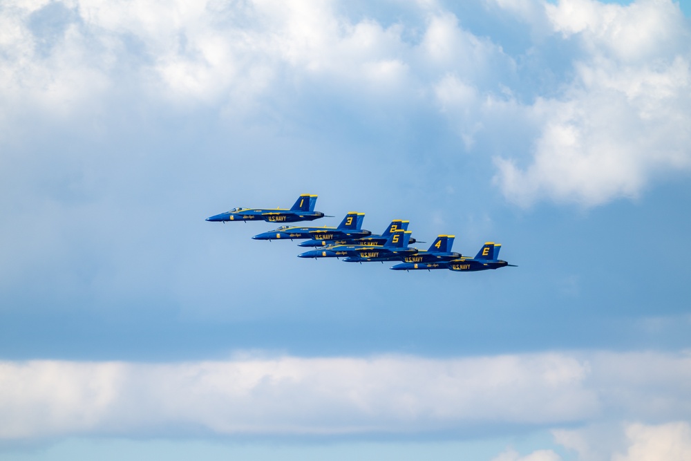 U.S. Navy Blue Angels’ final performance during San Francisco Fleet Week 2024