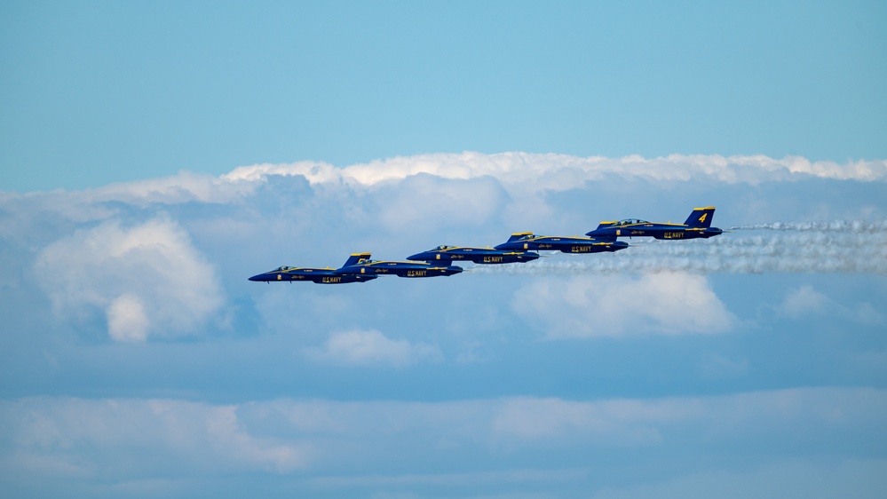 U.S. Navy Blue Angels’ final performance during San Francisco Fleet Week 2024