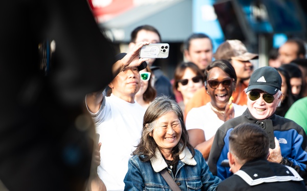 Navy Band Southwest's Destroyers perform at Pier 39