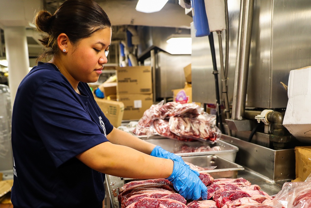 George Washington’s General Mess Prepares Meal for Navy’s 249th Birthday