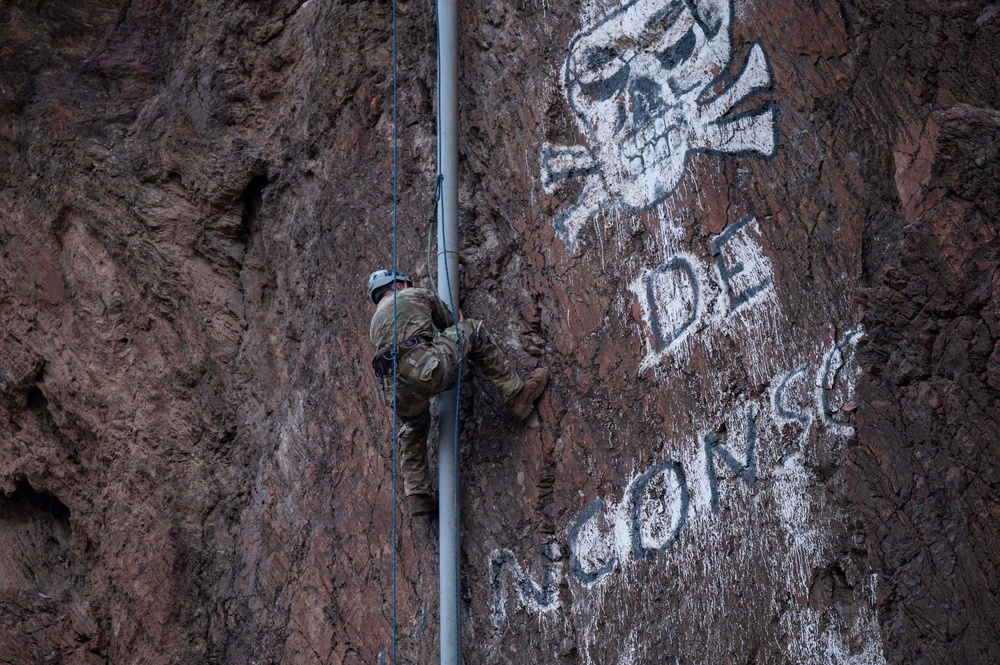 U.S. military members participate in French Desert Commando Course