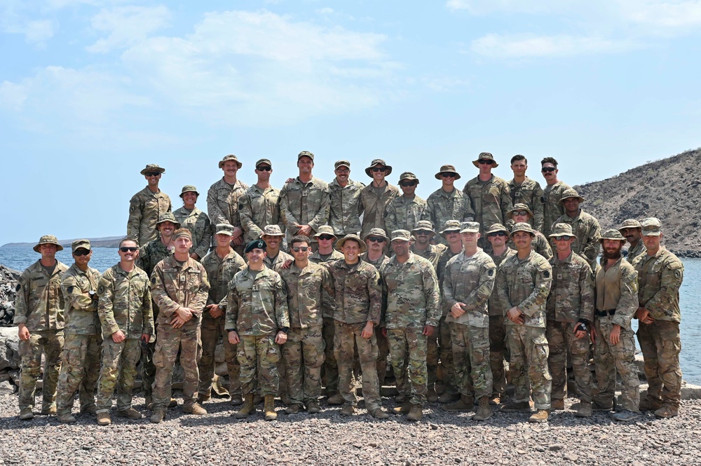 U.S. military members participate in French Desert Commando Course