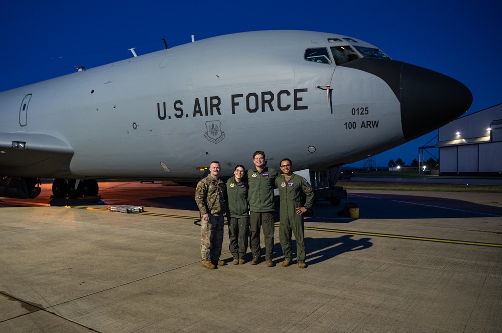 Cobra Warrior: 100th ARW refuels 31st FW