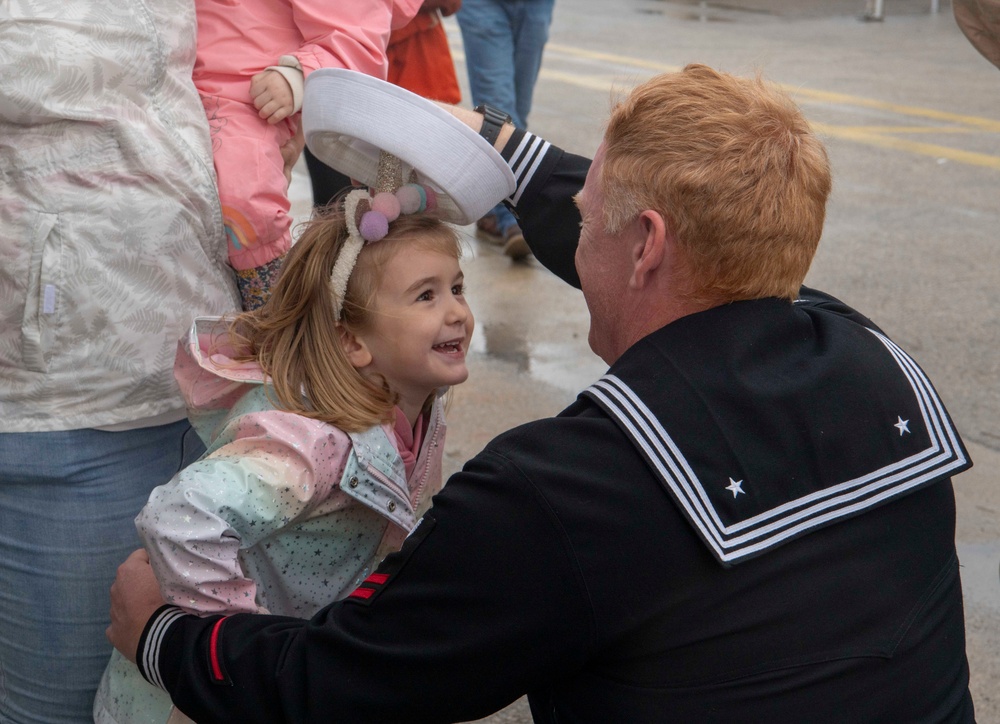 USS Oscar Austin homeport shifts to NAVSTA Rota