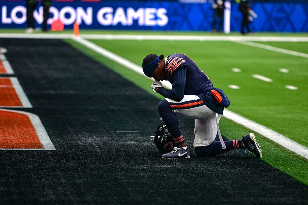 100th ARW and 48th FW Honor Guard perform at London NFL game