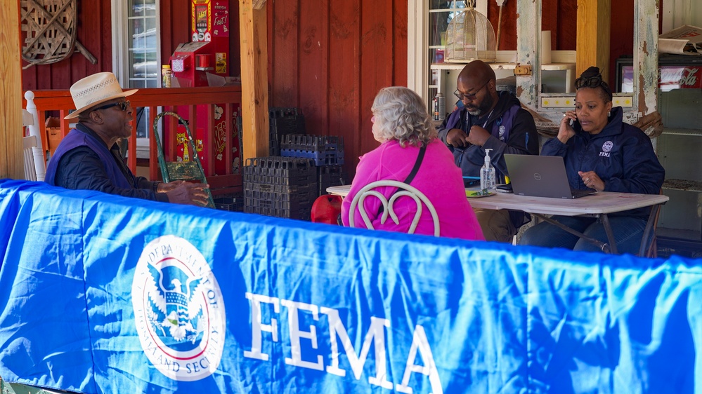 FEMA Disaster Survivor Assistance Team at Fender's Farm