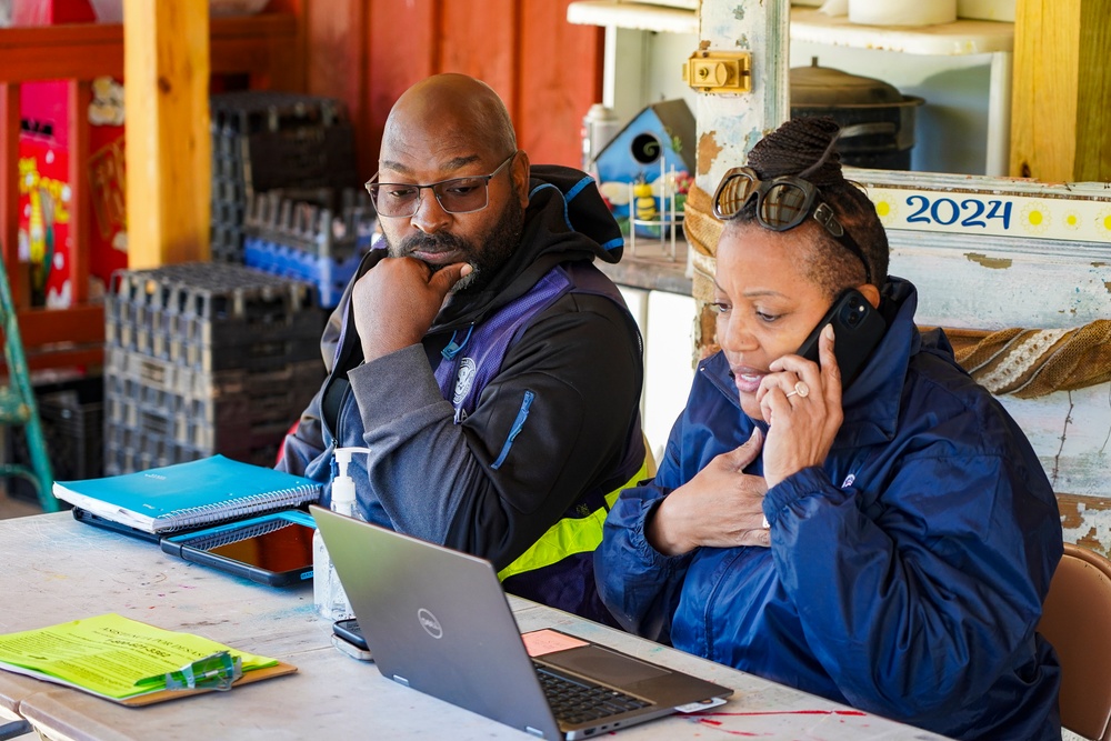 FEMA Disaster Survivor Assistance Team at Fender's Farm