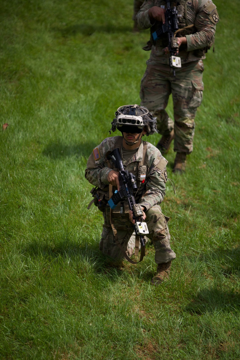 Soldiers Train with Squad Immersive Virtual Trainer