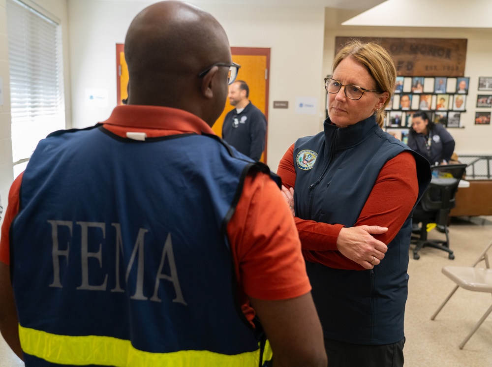 FEMA Administrator Visits Staff at Disaster Recovery Center