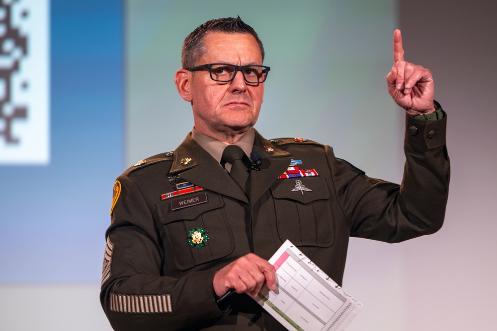 Sgt. Maj. of the Army unveils the Army’s new “Blue Book”
