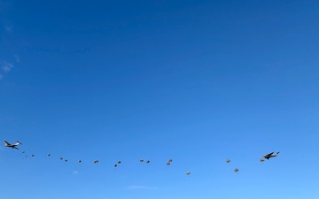 Arctic Angels conduct largest airborne operation into Alaska part of Arctic Aloha