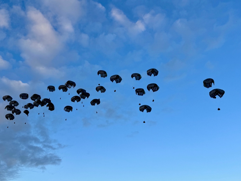 Arctic Angels conduct largest airborne operation into Alaska part of Arctic Aloha