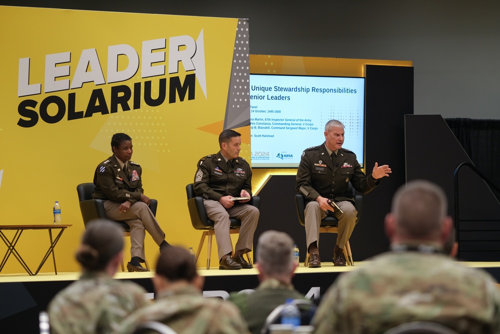 V Corps command team shares leadership insights