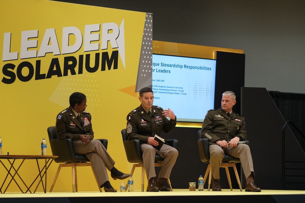 V Corps command team shares leadership insights