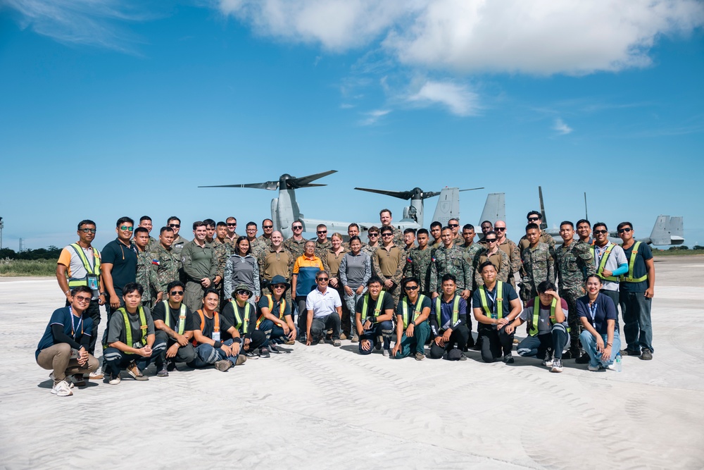 U.S. Marines receive Certificates of Appreciation in Laoag to Support Relief Efforts Alongside Philippine Allies