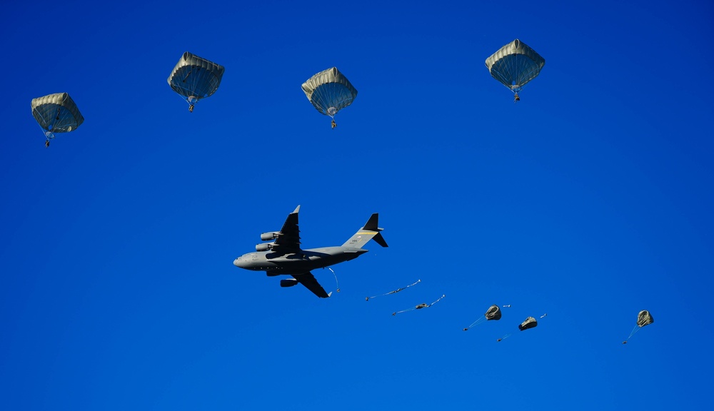 2nd IBCT, 11th Airborne Division completes their final jump over Alaska during Arctic Aloha